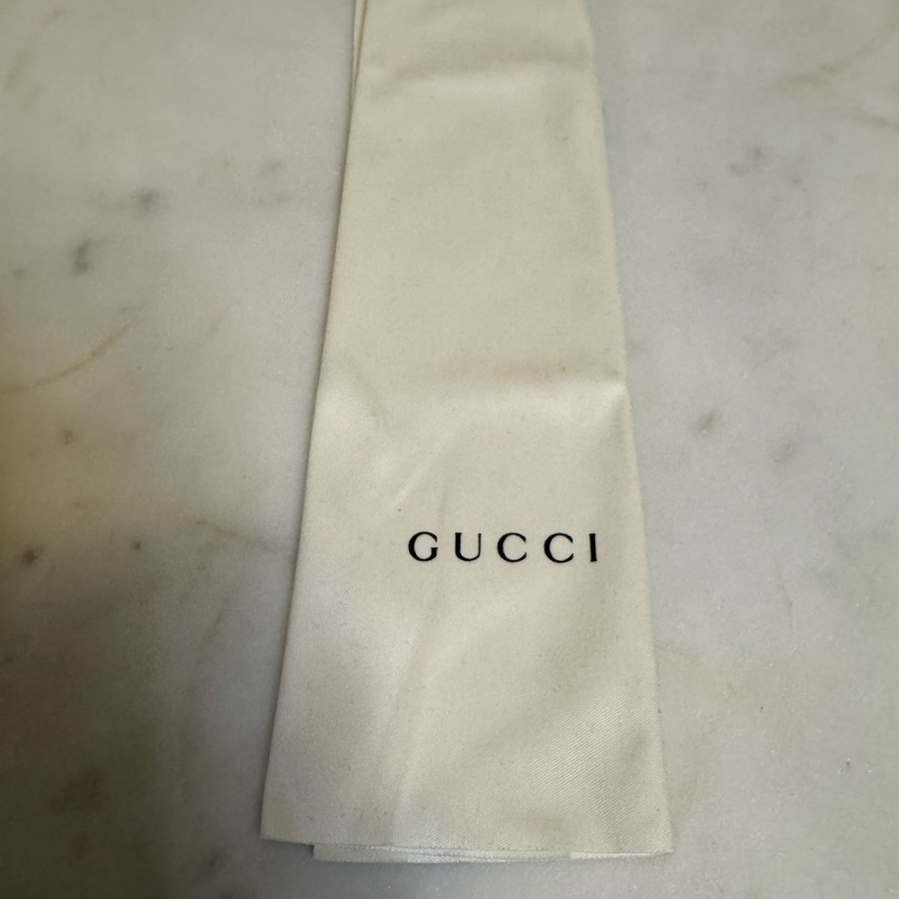 Gucci Grey Tortoise Sunglasses BNWT Includes Velvet Case, dusty & lens cloth - Picture 8 of 11